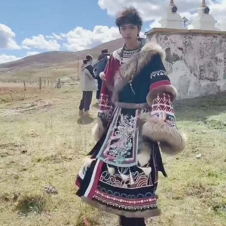 Classic Embroidered Tibetan Ro - Ethnic Gown 评论和价格