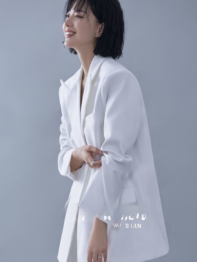 White Suit Theme Fashion Magaz - Ethnic Fashion Magazine 评论和价格