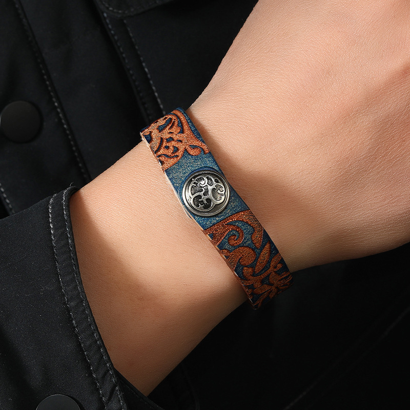 Novel Pattern Carved Ethnic St - Ethnic Fashion Influencers 评论和价格