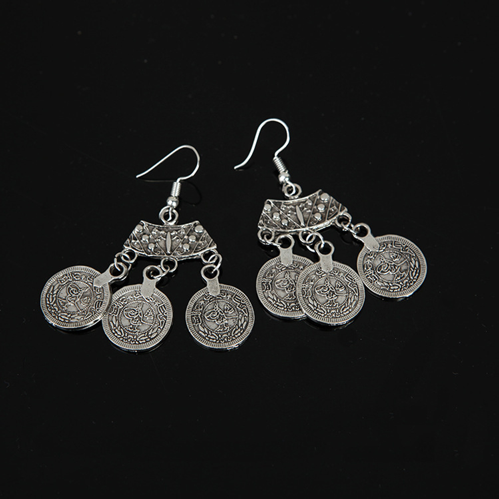 Vintage Silvery 3 Coins Pendan - Ethnic Fashion Pakistan 评论和价格