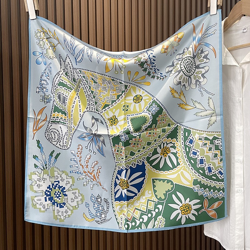 Green Boho Horse Square Scarf  - Ethnic Fashion Accessories 评论和价格