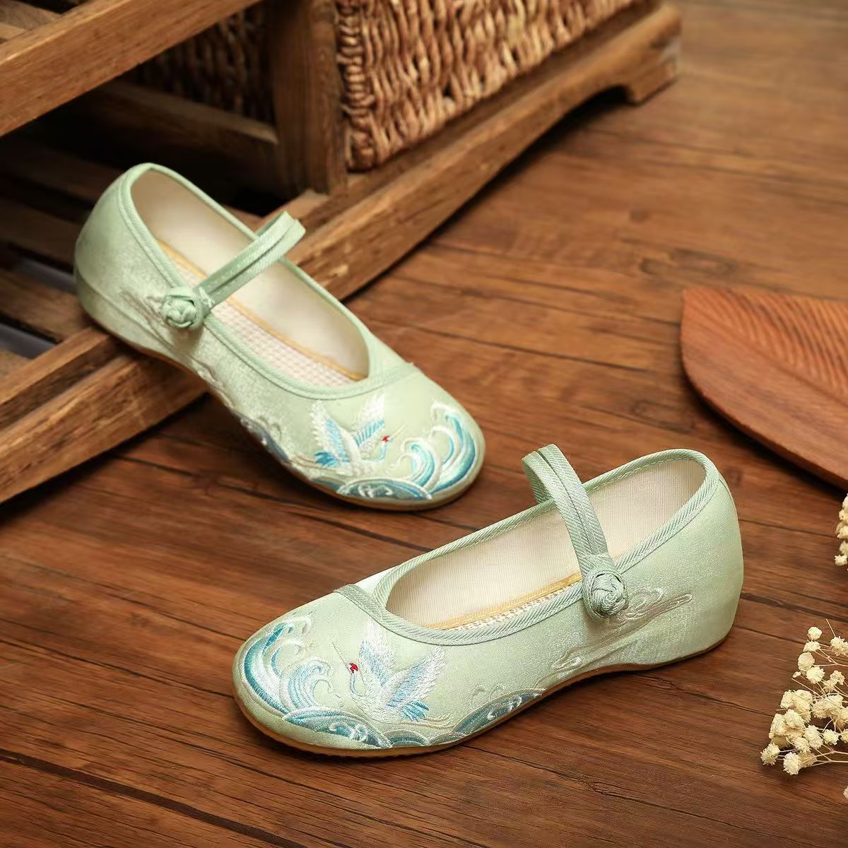 Women Flat Sole Silk Embroider - Ethnic Fabric 评论和价格