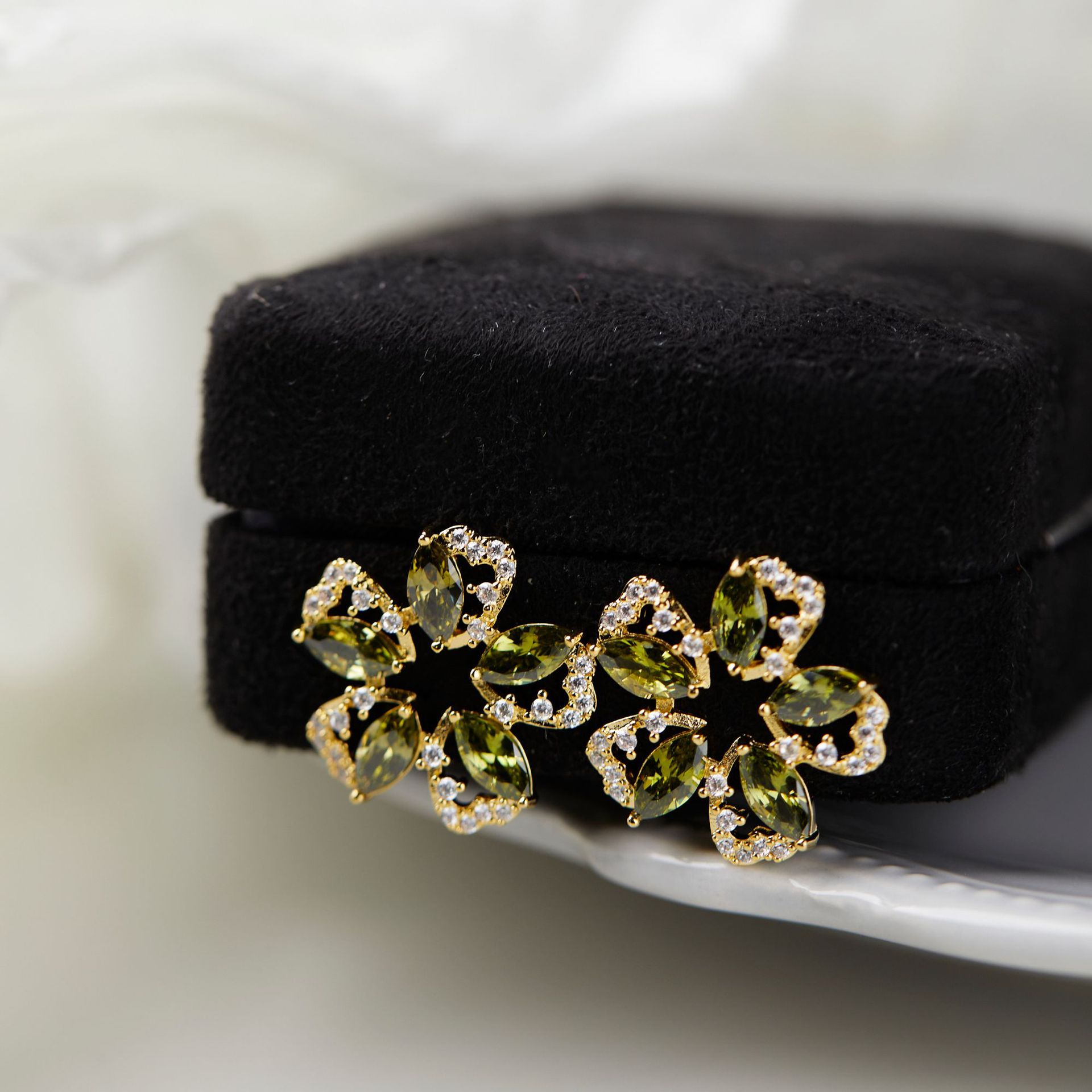 Forest Style Olive Green Zirco - Ethnic Wear In Fashion 评论和价格