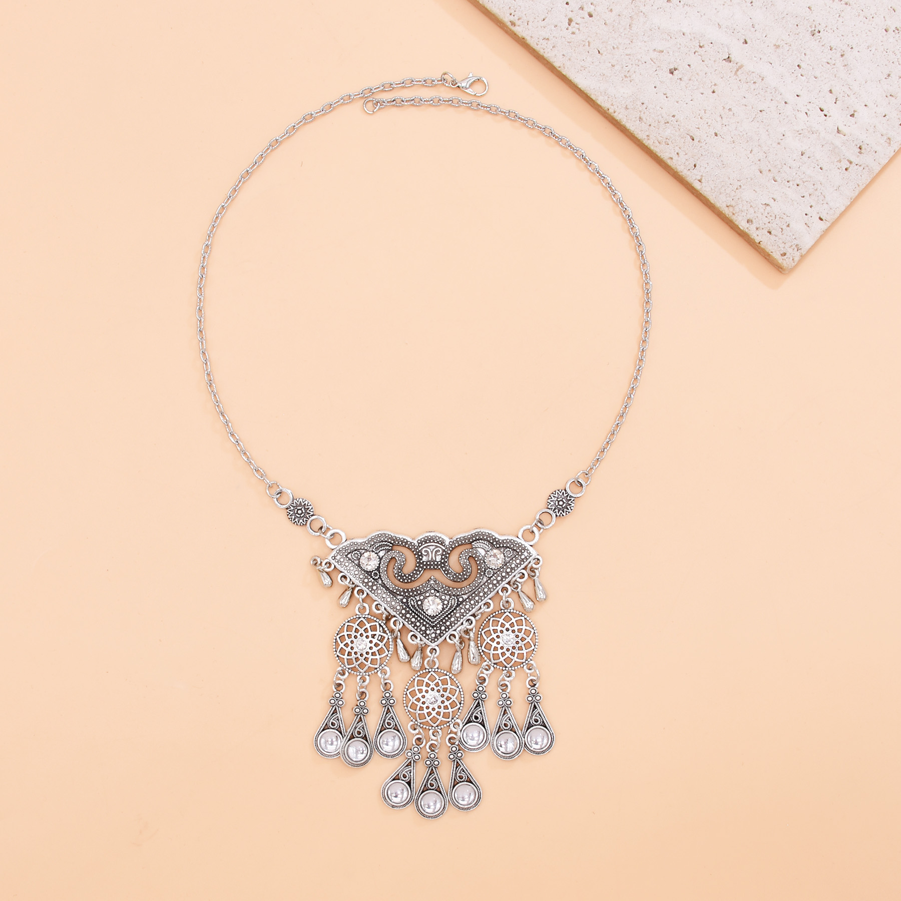 Ethnic Hollow Geometry Pendant - Ethnic Fashion Pakistan 评论和价格